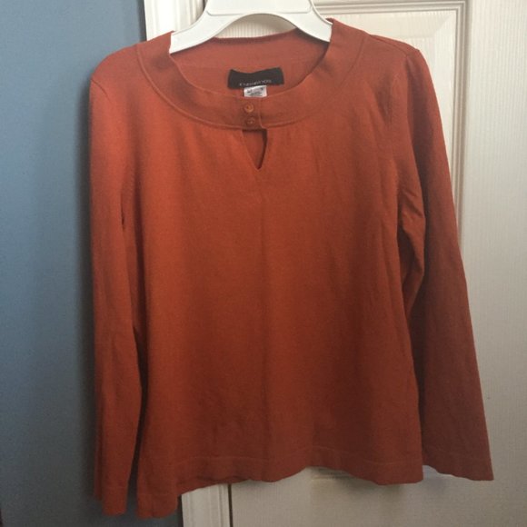 Sweater w/neckline cutout - Picture 2 of 6